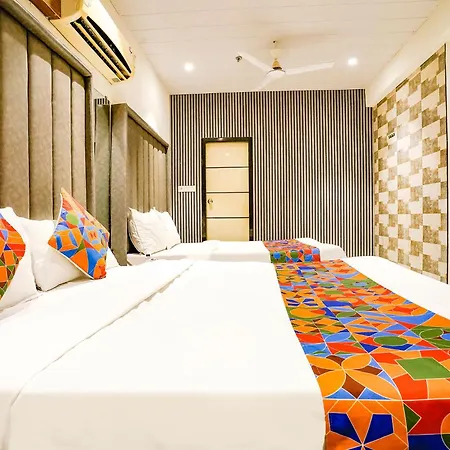 Fabhotel Prime Welcome Palace - Inside Chandni Chowk Complex-3