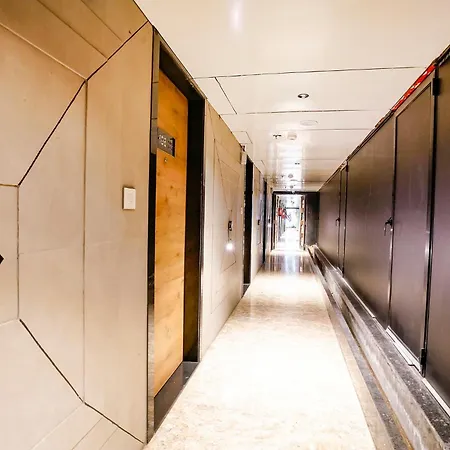 Fabhotel Prime Welcome Palace - Inside Chandni Chowk Complex-2